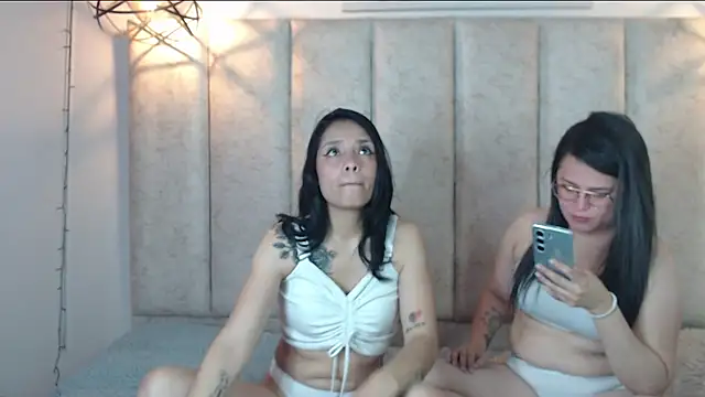 Snapshot of goldentemptationcs chatting on November 29, 2:58 am goldentemptationcs online show from November 29, 2:58 am