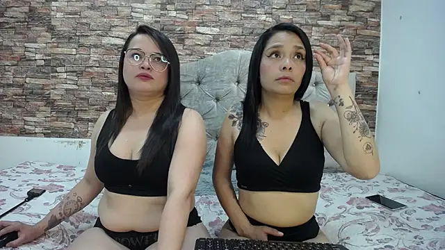 Snapshot of goldentemptationcs chatting on December 3, 3:03 am goldentemptationcs online show from December 3, 3:03 am