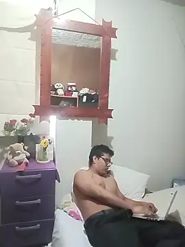 Snapshot of Zack1225 chatting on December 20, 5:31 pm Zack1225 online show from December 20, 5:31 pm