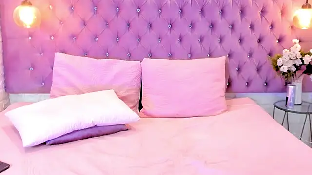 Snapshot of miel_18 chatting on June 13, 2:09 am miel 18 online show from June 13, 2:09 am