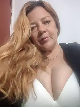 karlaanqui1 online show from June 12, 1:54 pm