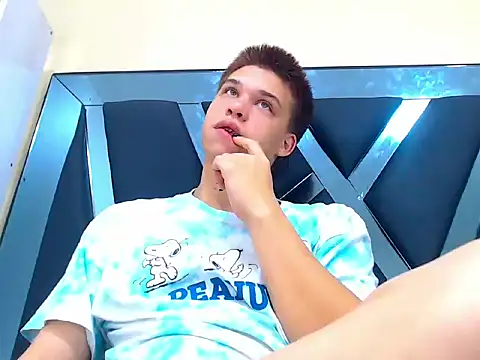 Liam York  online show from January 13, 9:09 pm