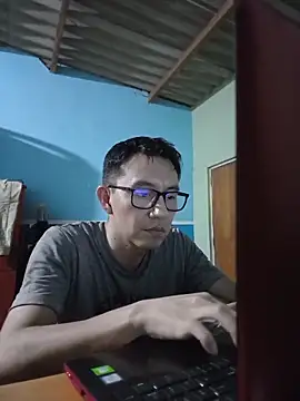 Snapshot of Maqui3 chatting on February 26, 3:27 am Maqui3 online show from February 26, 3:27 am