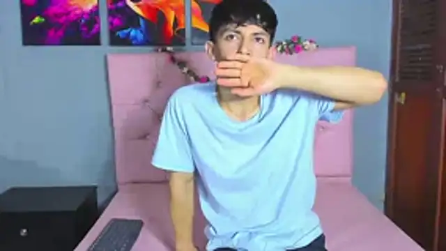 Snapshot of ElanGiraldo chatting on November 26, 10:11 pm ElanGiraldo online show from November 26, 10:11 pm