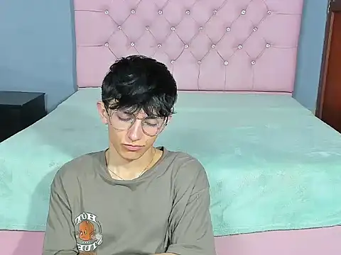 ElanGiraldo online show from January 14, 9:31 pm