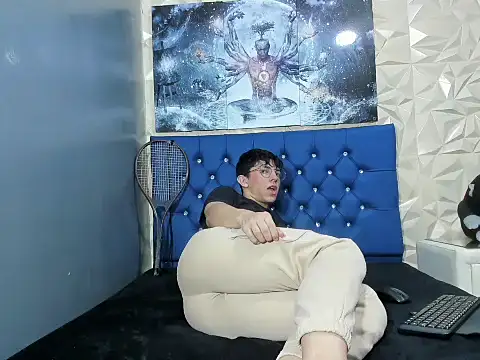 ElanGiraldo online show from March 11, 1:55 am