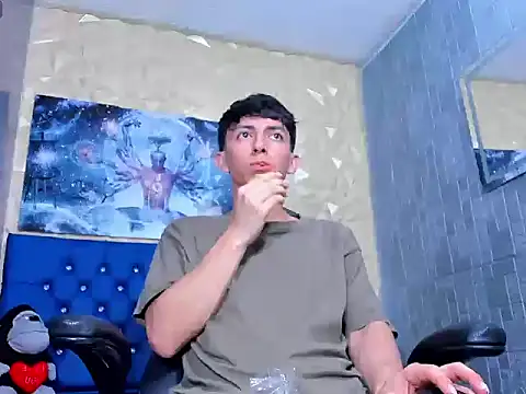 Snapshot of ElanGiraldo chatting on April 12, 12:15 am ElanGiraldo online show from April 12, 12:15 am