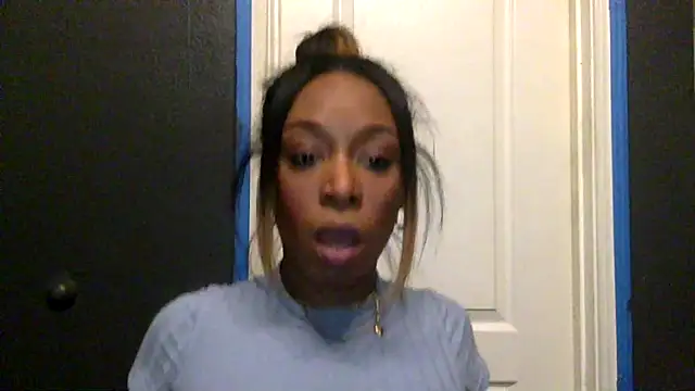 0shunsquirts online show from December 13, 10:15 pm