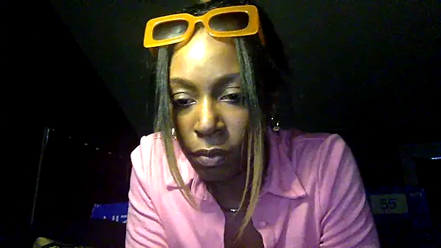 0shunsquirts online show from December 14, 12:43 pm