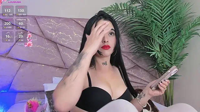 Snapshot of _Naomi_Fox_ chatting on December 16, 3:44 am Naomi Fox online show from December 16, 3:44 am