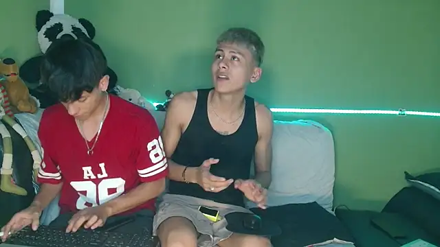 Kurt williams1 online show from December 13, 7:53 pm