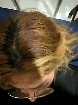 latinahorny11 online show from December 1, 8:30 am