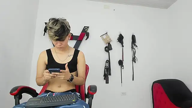 Snapshot of Lily_and_Lina chatting on November 26, 12:06 pm Lily and Lina online show from November 26, 12:06 pm