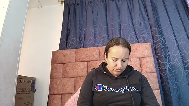 Sofi-Brown online show from November 19, 1:11 pm