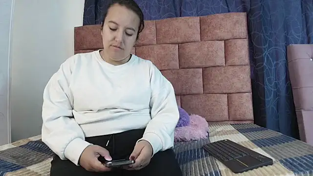 Sofi-Brown online show from November 26, 2:07 pm