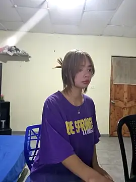 Snapshot of Maxlia09 chatting on November 17, 12:27 am Maxlia09 online show from November 17, 12:27 am