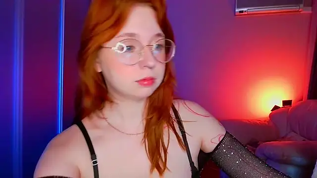 Erica Nelson online show from June 12, 1:48 am