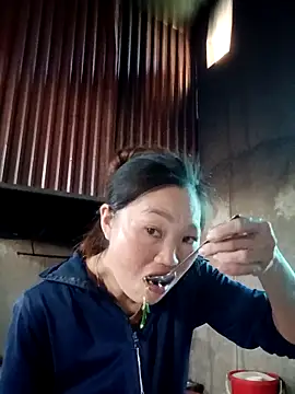 Snapshot of blonde_blg chatting on November 26, 5:08 am blonde blg online show from November 26, 5:08 am