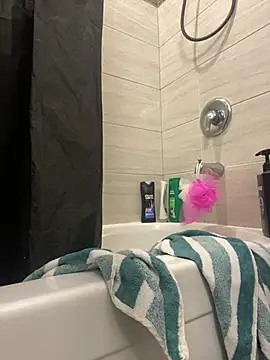 juicythickclit69 online show from January 19, 3:05 pm