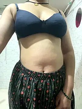 Snapshot of Red_Queen_11 chatting on November 17, 6:57 pm Red Queen 11 online show from November 17, 6:57 pm