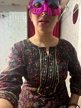 Snapshot of Red_Queen_11 chatting on November 23, 7:13 pm Red Queen 11 online show from November 23, 7:13 pm