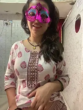 Snapshot of Red_Queen_11 chatting on November 27, 7:16 pm Red Queen 11 online show from November 27, 7:16 pm