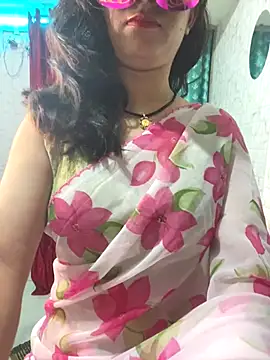 Snapshot of Red_Queen_11 chatting on December 15, 7:29 pm Red Queen 11 online show from December 15, 7:29 pm