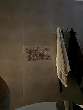 Snapshot of NicollleDiamondd chatting on December 5, 9:29 am NicollleDiamondd online show from December 5, 9:29 am