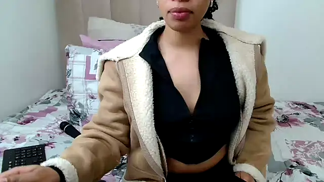 Snapshot of Nisha_102 chatting on November 19, 3:28 am Nisha 102 online show from November 19, 3:28 am