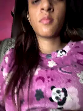 Snapshot of Your___Moonlight chatting on December 18, 7:31 pm Your Moonlight online show from December 18, 7:31 pm