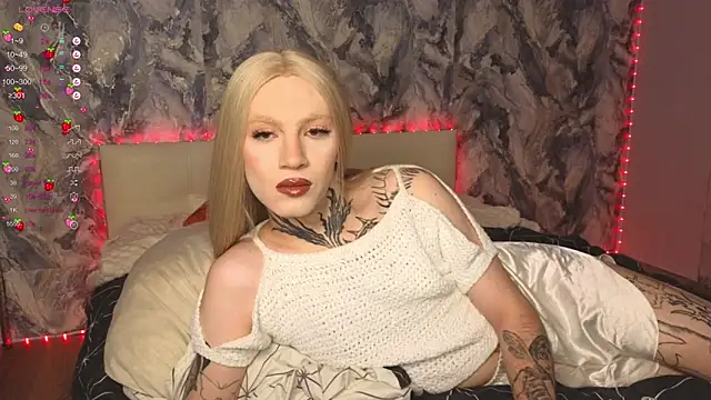 Snapshot of 1lola4ka chatting on December 2, 5:08 pm 1lola4ka online show from December 2, 5:08 pm