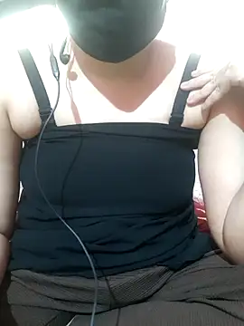 Snapshot of HotGirl23231 chatting on November 23, 2:44 am HotGirl23231 online show from November 23, 2:44 am