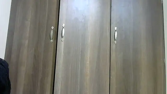 Snapshot of she-- chatting on November 22, 4:06 pm she-- online show from November 22, 4:06 pm