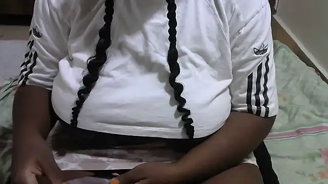 Snapshot of she-- chatting on November 26, 9:49 pm she-- online show from November 26, 9:49 pm