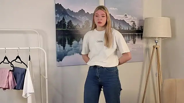 Snapshot of ToyaBosques chatting on November 14, 5:39 am ToyaBosques online show from November 14, 5:39 am