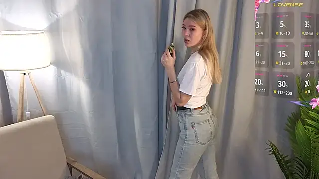 Snapshot of ToyaBosques chatting on November 21, 3:16 am ToyaBosques online show from November 21, 3:16 am