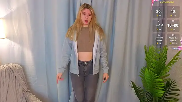 Snapshot of ToyaBosques chatting on November 22, 3:05 am ToyaBosques online show from November 22, 3:05 am