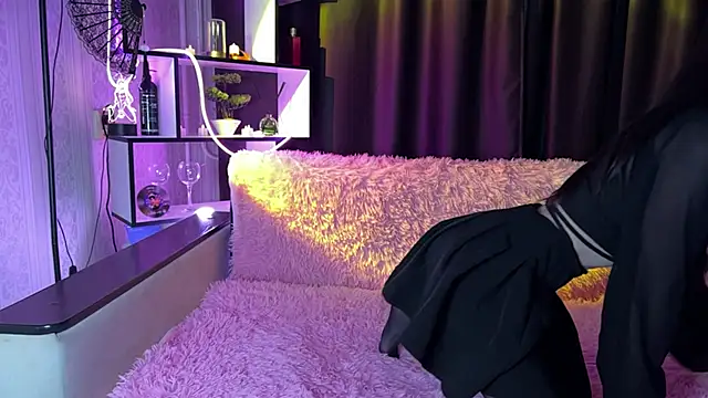 Snapshot of GirlFromHell88 chatting on November 12, 1:11 pm GirlFromHell88 online show from November 12, 1:11 pm