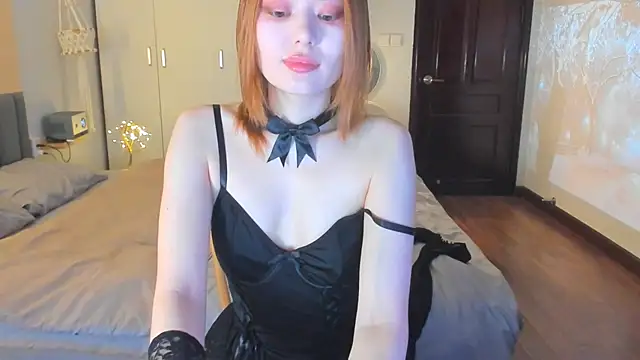 Snapshot of HopeLovely chatting on December 2, 1:33 am HopeLovely online show from December 2, 1:33 am