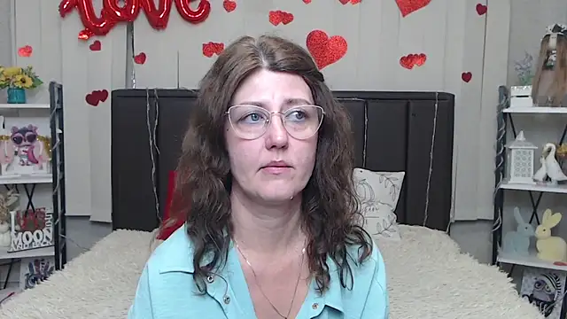 RoseHille online show from May 28, 5:21 pm