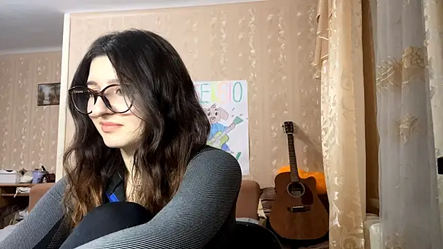 Snapshot of DonnieBooton chatting on December 1, 1:16 pm DonnieBooton online show from December 1, 1:16 pm