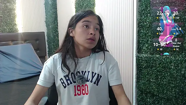 Snapshot of bunnywhite21 chatting on December 1, 6:24 pm bunnywhite21 online show from December 1, 6:24 pm