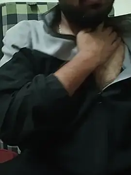 Snapshot of MrToxxic chatting on November 15, 5:53 pm MrToxxic online show from November 15, 5:53 pm