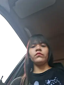 Snapshot of Skinny_Wet chatting on November 18, 1:04 pm Skinny Wet online show from November 18, 1:04 pm