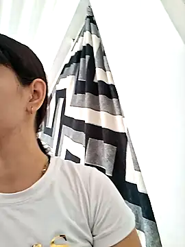 Snapshot of Skinny_Wet chatting on November 19, 12:49 pm Skinny Wet online show from November 19, 12:49 pm