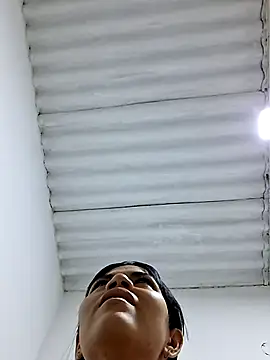 Snapshot of Skinny_Wet chatting on December 4, 11:41 am Skinny Wet online show from December 4, 11:41 am