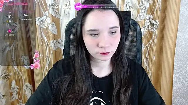 Snapshot of KateForYou chatting on December 16, 5:34 am KateForYou online show from December 16, 5:34 am