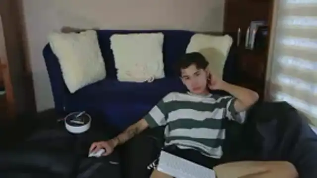 Snapshot of Derekswan chatting on December 18, 10:05 pm Derekswan online show from December 18, 10:05 pm