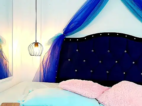 Snapshot of KATY_LOWERY chatting on November 25, 4:01 am KATY LOWERY online show from November 25, 4:01 am