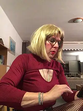 simone xdressing online show from October 19, 12:00 am